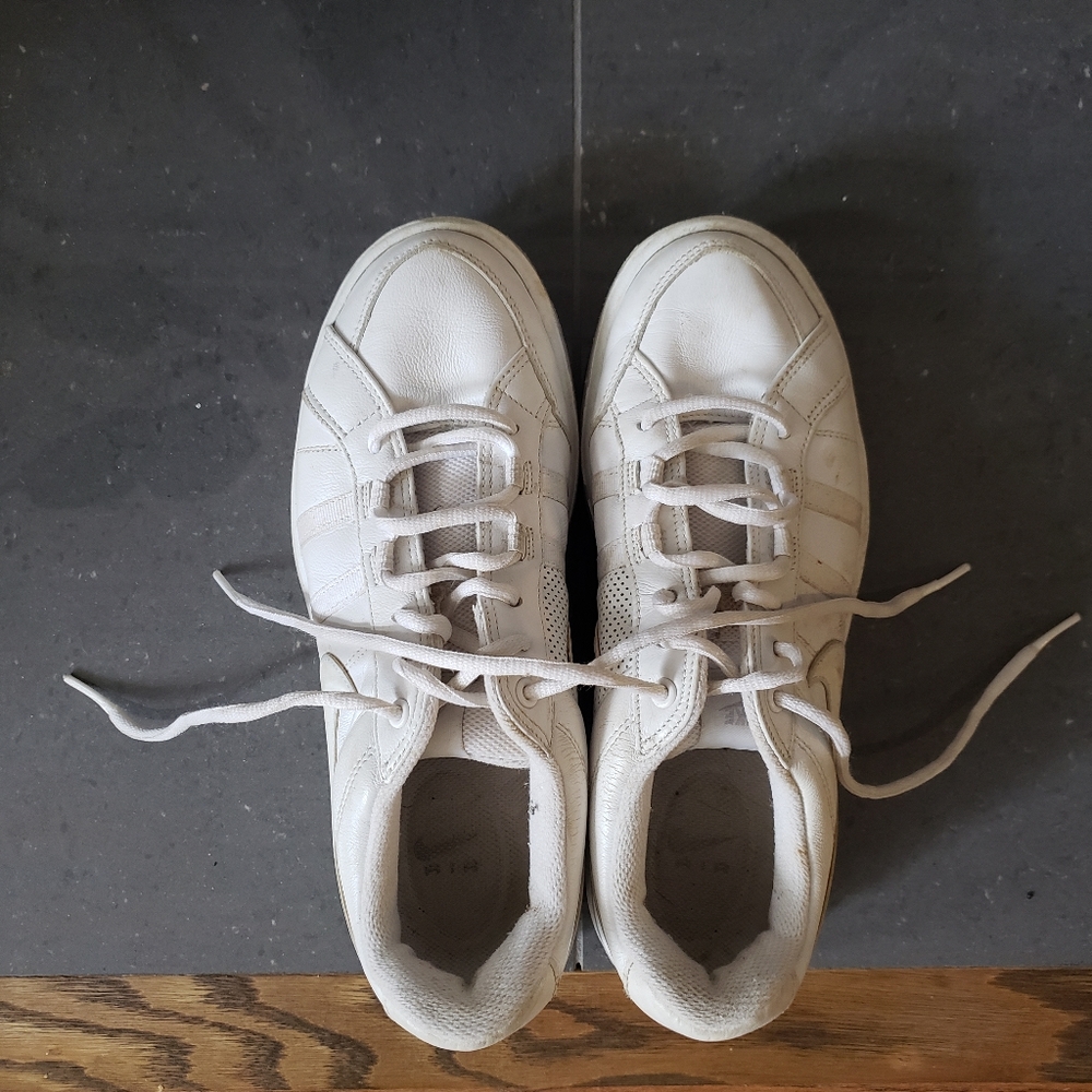 Nike tennis shoes, 2007